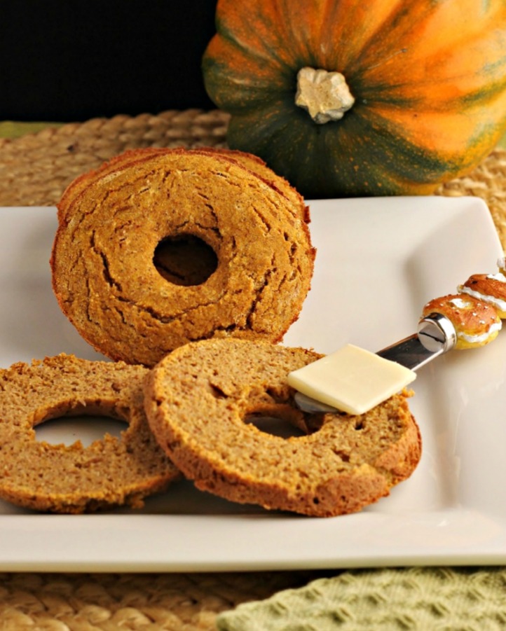 Low Carb Pumpkin Bagels- Pumkin Spice bagels, low carb and paleo.