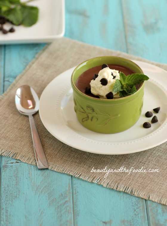 Paleo Chocolate Mint Pudding. Grain free, low carb with dairy free option. beautyandthefoodie.com