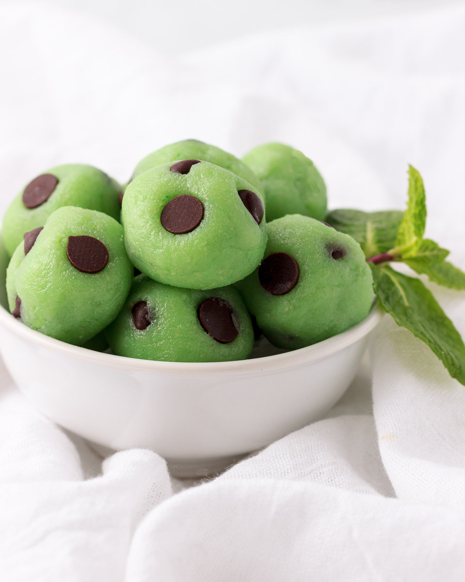 Little green mint cheesecake balls with chocolate chips