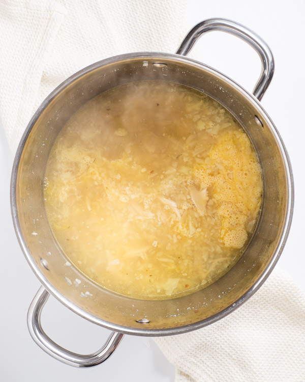 Add lemon egg mixture to the soup.