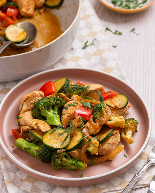 A keto chicken vegetable skillet with stir-fried chicken and vegetables.